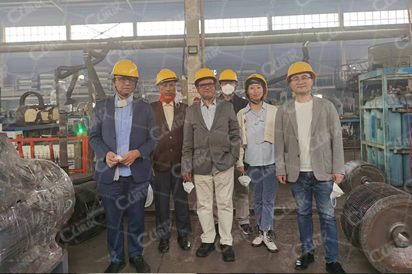 孟加拉客戶來廠區參觀方解石超細磨機
